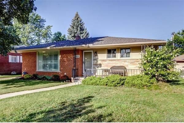 Imagine what your friends would think in Livonia. 3 Beds, 1 Baths (Liv