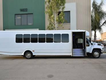 Get Luxurious Party Bus Service In NJ At EWR NJ LIMO