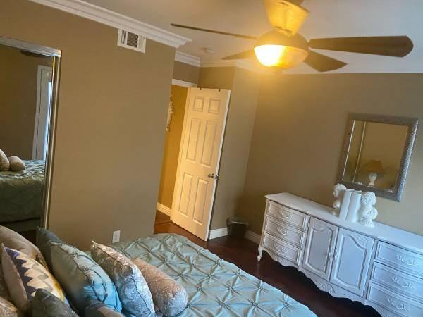 $950 / 1br - 400ft2 - Gorgeous Fully furnished bedroom for rent in a s